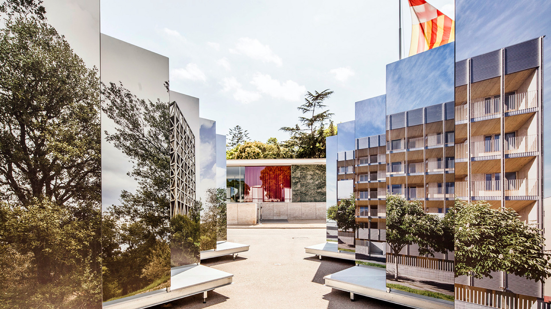 <span>Exposici&oacute; al museu Mies van de Rohe de Barcelona de la BIENAL ESPANYOLA D'ARQUITECTURA I URBANISME, amb els projectes d'arquitectura guanyadors d'aquesta edici&oacute;. Dissenyat per l'estudi esiete de branding i comunicaci&oacute;.</span>